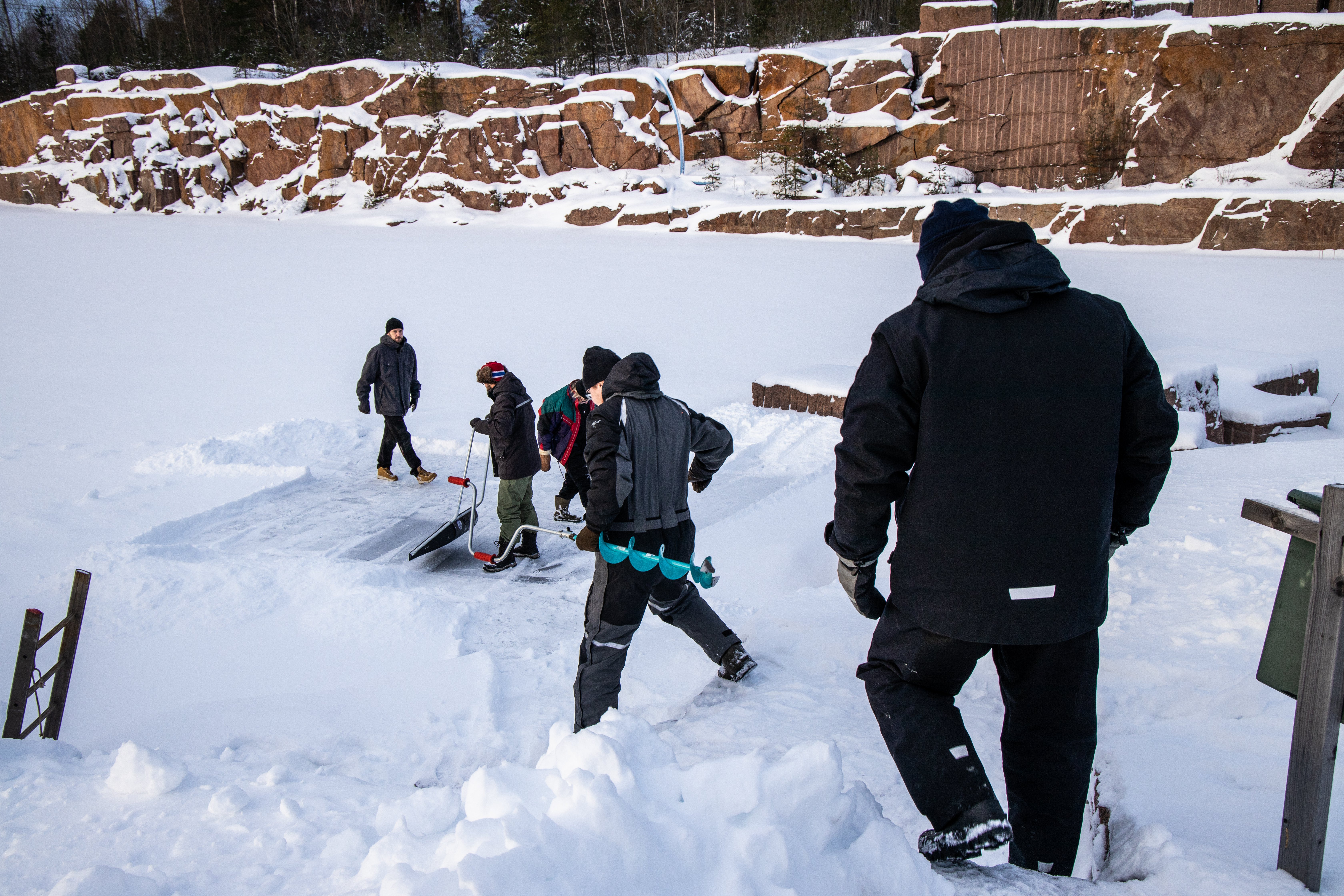 Group dive at Taivassalo under ice