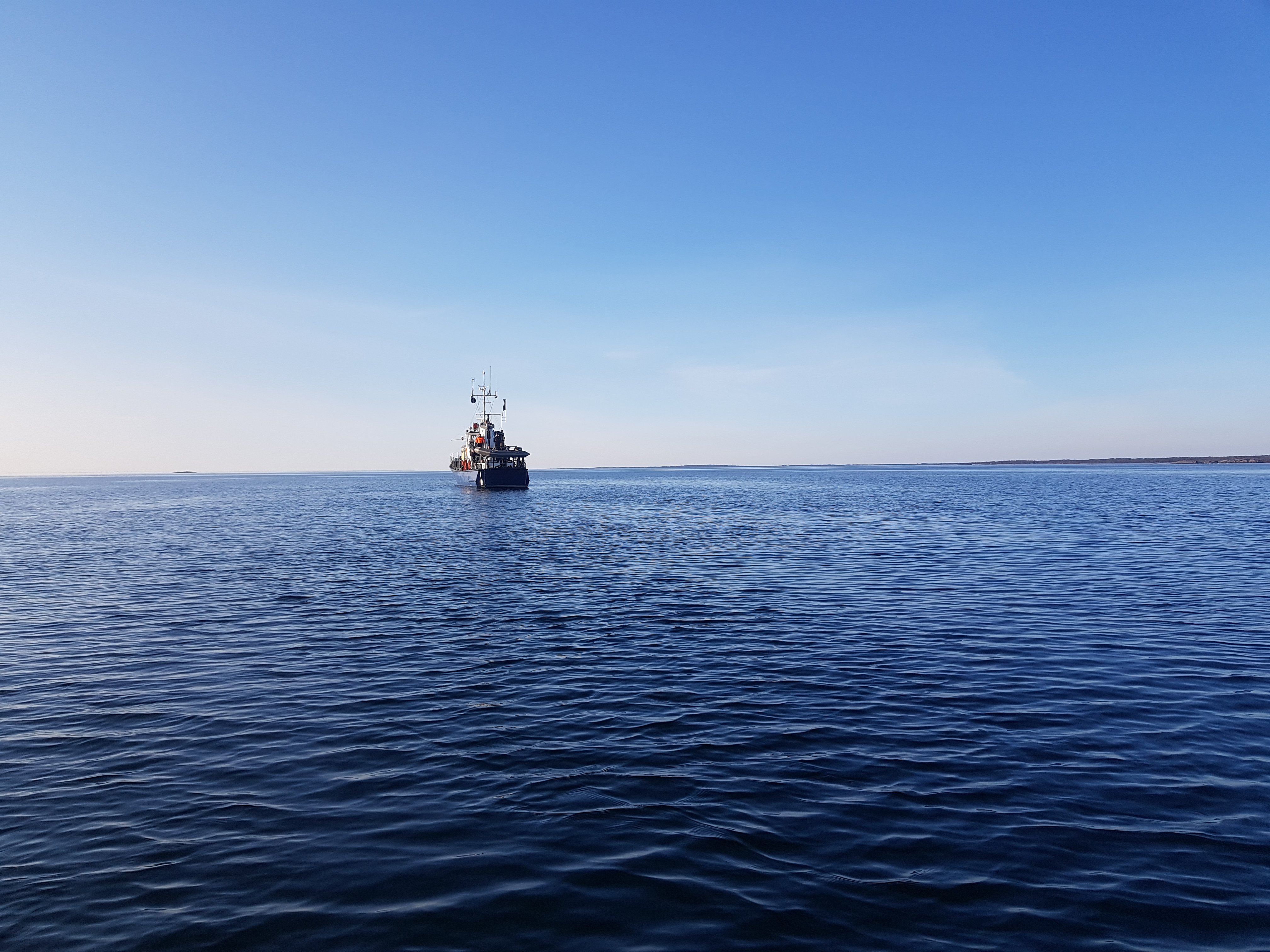 Tavi vessel used as the dive platform